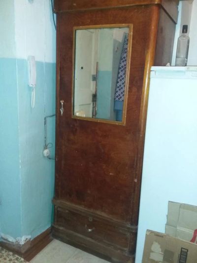 Лот: 8246811. Фото: 1. Деревянный платяной шкаф 70-х... Шкафы, шкафы-купе