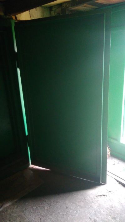 Лот: 14166501. Фото: 1. Металлическая, железная дверь. Окна, балконы