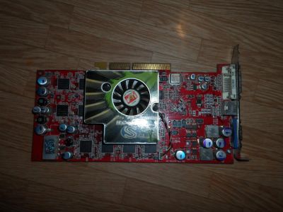Лот: 4994904. Фото: 1. видеокарта saphire 9600 Pro. Видеокарты