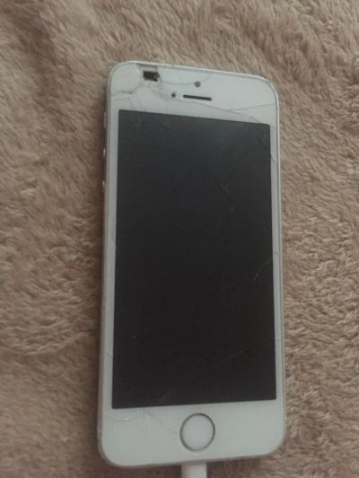 Лот: 11447698. Фото: 1. iPhone 5s. Смартфоны