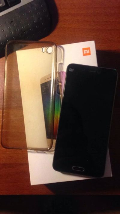 Лот: 14059661. Фото: 1. Xiaomi MI5 3/64 Black. Смартфоны