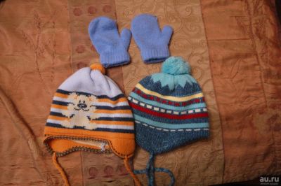 Лот: 9591912. Фото: 1. шапочки на маленького и рукавички. Головные уборы