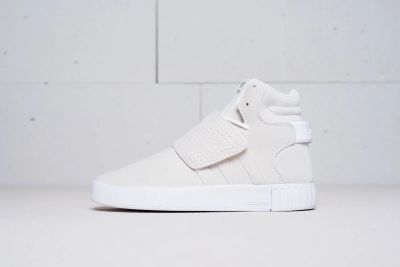 Лот: 11618408. Фото: 1. Кроссовки Adidas Tubular Invader... Кеды, кроссовки, слипоны