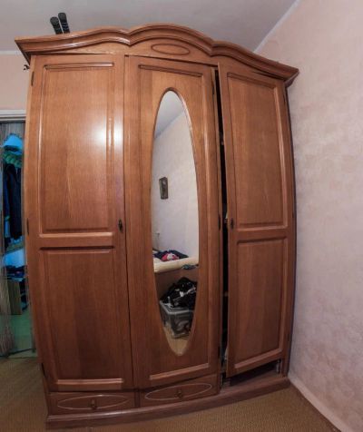 Лот: 7431074. Фото: 1. Шкаф из настоящего дерева. Шкафы, шкафы-купе