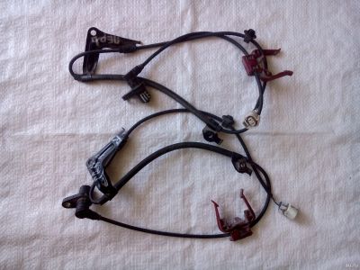 Лот: 14070809. Фото: 1. Датчик АБС (ABS) передний Toyota... Тормозная система