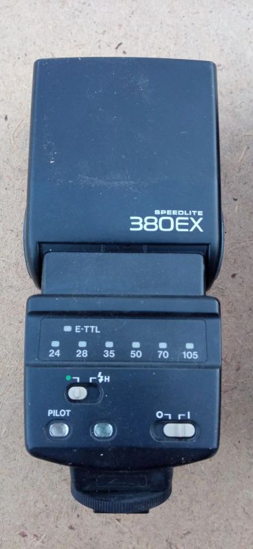 Лот: 18400894. Фото: 1. Вспышка kanon 380ex. Вспышки, осветители, рассеиватели