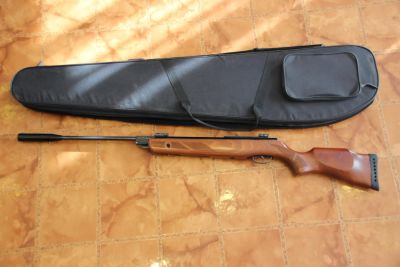 Лот: 3735154. Фото: 1. Пневматическая винтовка Gamo Hunter... Пневматическое оружие