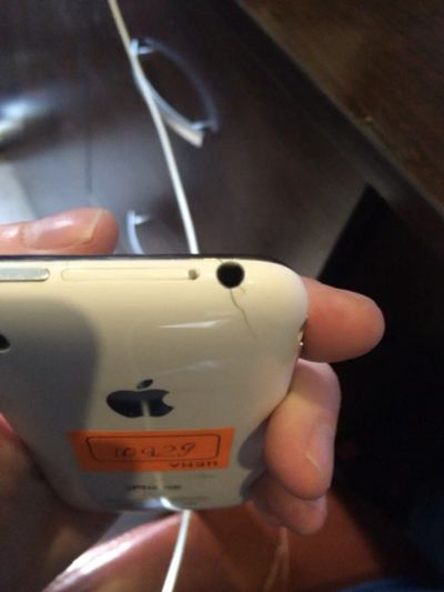 Лот: 6152088. Фото: 1. iphone 3gs 16gb. Кнопочные мобильные телефоны