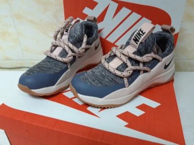 Лот: 12725106. Фото: 1. Кроссовки NIKE Air City Loop женские. Кеды, кроссовки, слипоны