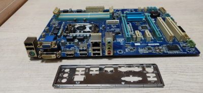 Лот: 20287681. Фото: 1. Мат. плата Gigabyte GA-Z77-DS3H... Материнские платы