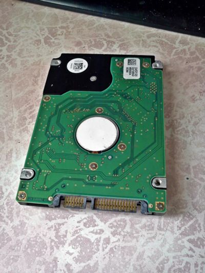 Лот: 3156431. Фото: 1. 2.5" hitachi hts542512k9sa00... Жёсткие диски (HDD)