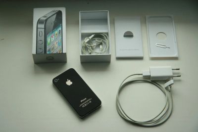 Лот: 6494184. Фото: 1. iPhone 4s 32Gb. Смартфоны