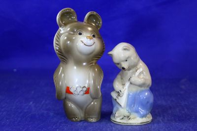 Лот: 18435273. Фото: 1. Олимпийский Мишка Медведь с балалайкой... Фарфор, керамика