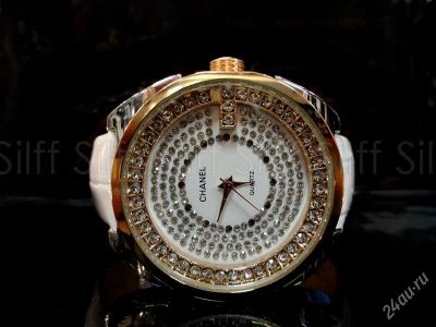 Лот: 1368025. Фото: 1. Усыпанные стразами Chanel с белым... Другие наручные часы