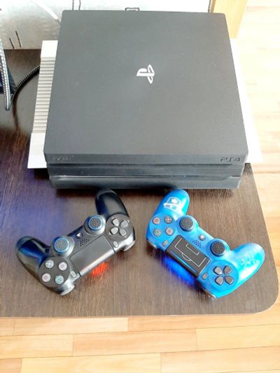 Лот: 16635514. Фото: 1. Sony Playstation 4 pro. Аксессуары для игровых приставок, консолей, геймпады