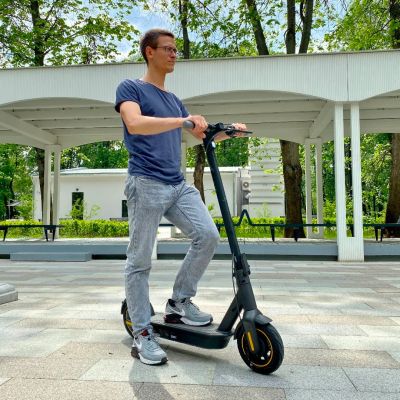 Лот: 25590704. Фото: 1. Электросамокат Ninebot KickScooter... Электросамокаты, гироскутеры, сигвеи