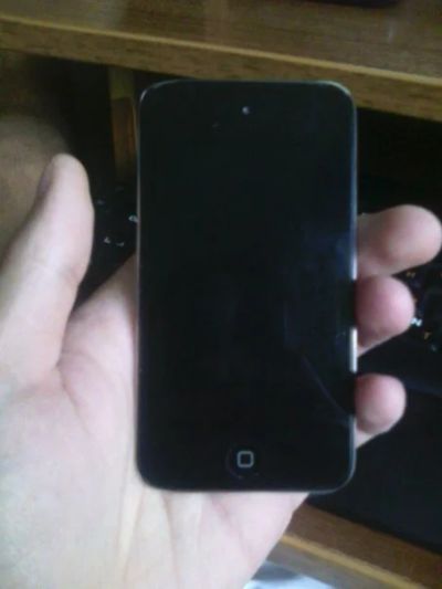 Лот: 5962369. Фото: 1. Ipod Touch 4 8 GB. Смартфоны