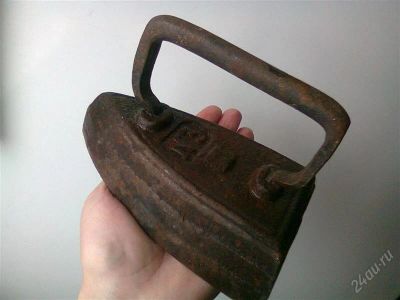 Лот: 2480275. Фото: 1. Утюг чугунный .вес 2700 гр. Предметы интерьера и быта