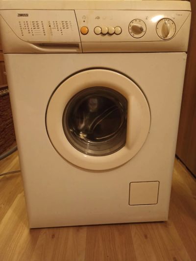 Лот: 23565268. Фото: 1. Даром стиральная машина Zanussi. Стиральные машины