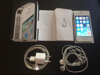 Лот: 3361586. Фото: 1. iPhone 4g 16 GB. Смартфоны