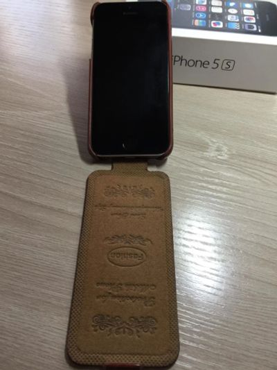 Лот: 9754287. Фото: 1. Смартфон Apple iPhone 5S 16Gb... Смартфоны
