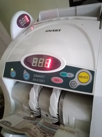 Лот: 11964809. Фото: 1. Счетчик банкнот Smart 6100 EV. Торговое