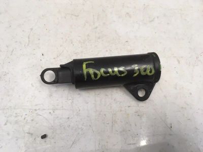 Лот: 21711660. Фото: 1. доводчик бардачка Ford Focus CB4. Двигатель и элементы двигателя