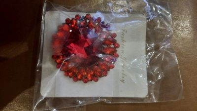 Лот: 17705190. Фото: 1. Брошка новая в упаковке. Броши