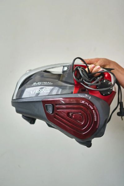 Лот: 16330505. Фото: 1. Пылесос Hoover Mistral 2000W. Пылесосы, паровые швабры
