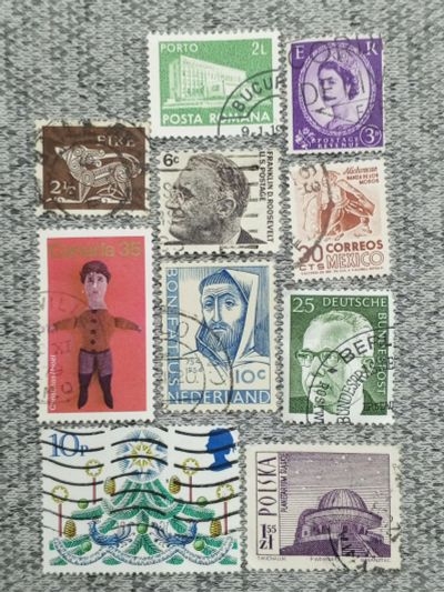 Лот: 25845978. Фото: 1. Набор из 10 почтовых марок - Мира. Книги