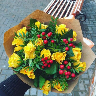 Лот: 6851402. Фото: 1. Фирменный букет от Радуги Цветов... Свежие цветы