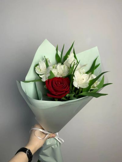 Лот: 25515734. Фото: 1. 1. Букет-комплимент быстрые торги. Свежие цветы