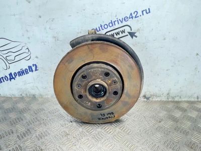 Лот: 25198190. Фото: 1. поворотный кулак Renault Fluence... Двигатель и элементы двигателя