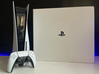 Лот: 25393315. Фото: 1. Sony Playstation 5 + 400 игр. Аксессуары для игровых приставок, консолей, геймпады