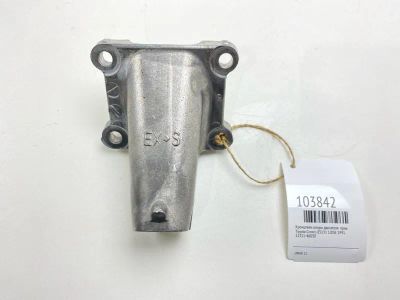 Лот: 24933050. Фото: 1. Кронштейн опоры двигателя Toyota... Двигатель и элементы двигателя