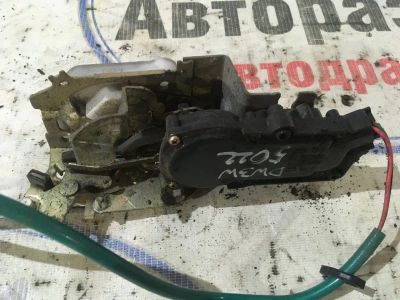 Лот: 21719241. Фото: 1. замок двери Mazda Demio DW3W. Двигатель и элементы двигателя