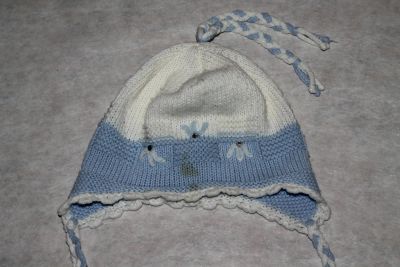Лот: 5258492. Фото: 1. Вязанная лёгкая шапочка на позднюю... Головные уборы