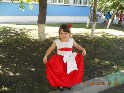 Лот: 9607825. Фото: 1. нарядное платье. Платья, сарафаны