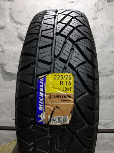 Лот: 15894717. Фото: 1. 225/75R16 104T Michelin Latitude... Шины