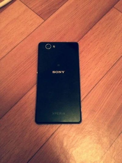 Лот: 5195340. Фото: 1. Sony Xperia Z1 Compact 4G LTE... Смартфоны