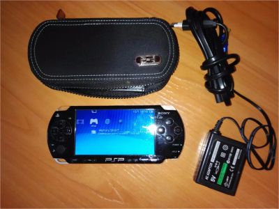 Лот: 6731674. Фото: 1. Sony PSP 2008 прошита +карта памяти... Игровые приставки, консоли