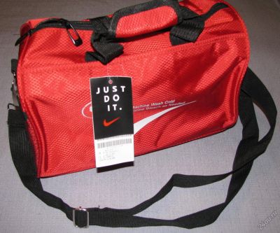 Лот: 7455147. Фото: 1. Сумка спортивная Nike Новая! 33... Сумки