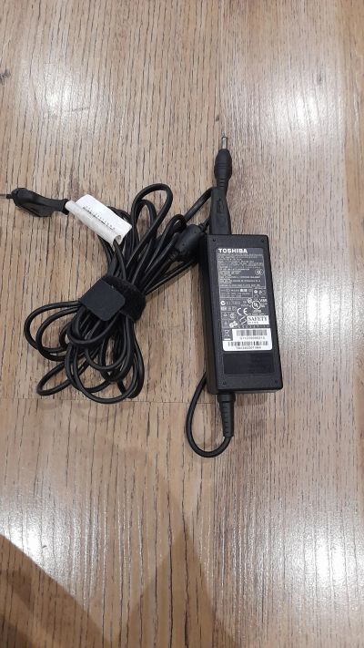 Лот: 18281501. Фото: 1. Блок питания Toshiba PA3714U-1ACA... Корпуса, блоки питания