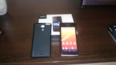 Лот: 4640283. Фото: 1. Sony Xperia V + ДОК-станция. Смартфоны