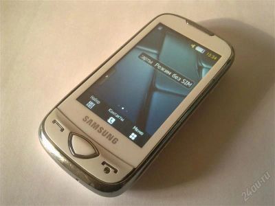 Лот: 1896856. Фото: 1. Samsung GT-S5560 (White) камера... Кнопочные мобильные телефоны