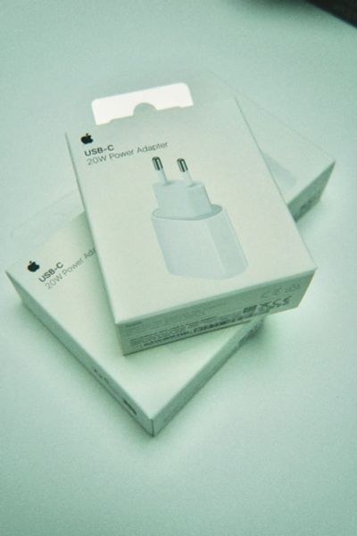 Лот: 25819812. Фото: 1. Блок Apple 20w. Зарядные устройства, блоки питания, адаптеры сетевые для смартфонов