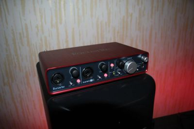 Лот: 6674344. Фото: 1. Звуковая карта Focusrite Scarlett... Микшеры, предусилители, микрофонные эффекты