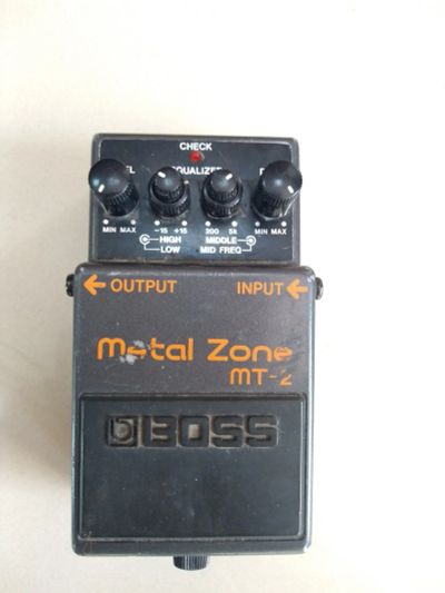 Лот: 14296959. Фото: 1. BOSS Metal Zone MT-2 - гитарная... Гитарные эффекты и комбоусилители