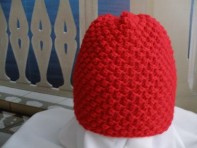 Лот: 8507221. Фото: 1. Новая шапочка ручной работы "Красная... Готовые изделия