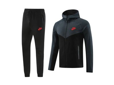 Лот: 25354171. Фото: 1. Спортивный костюм Nike. Спортивные костюмы